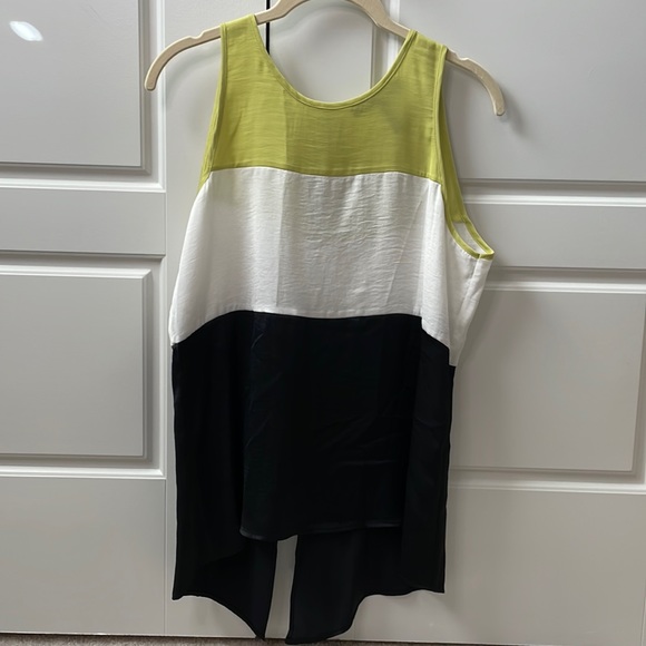 BCBG Lucie colorblock open back top small - Picture 3 of 13